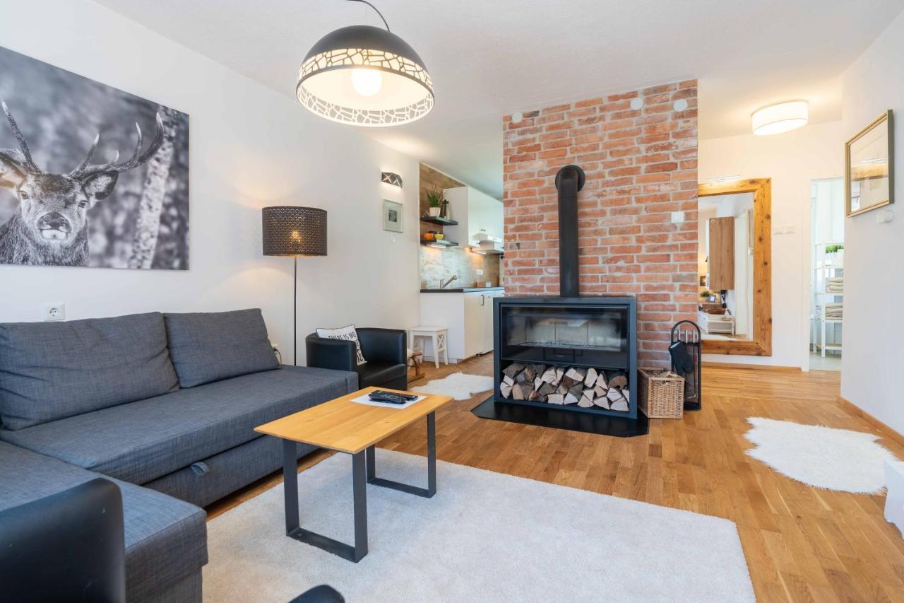 Apartma Pecek Kranjska Gora Buitenkant foto